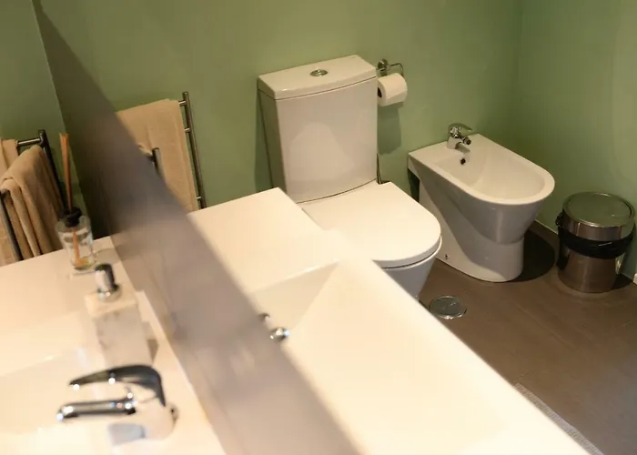 White Cozy Apartament Lizbona